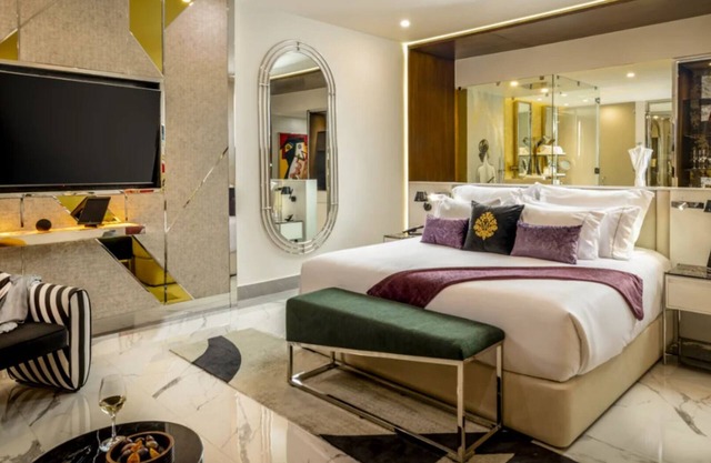 Exclusive Amenities · Adults-Only Studio · Private Jacuzzi
