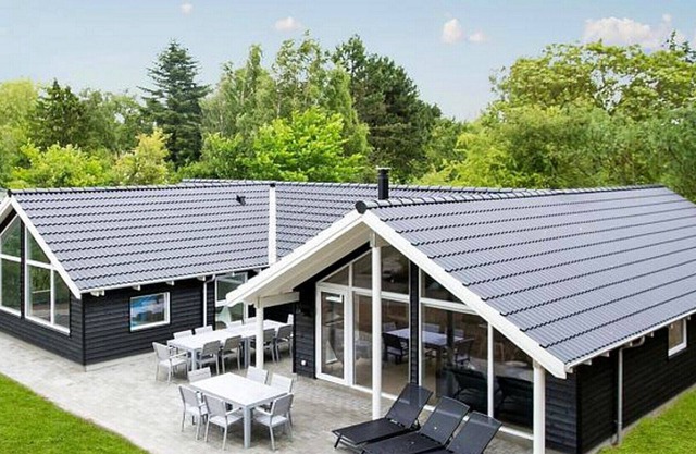 Exclusive house with pool area on North Zealand on the beautiful Baltic Sea