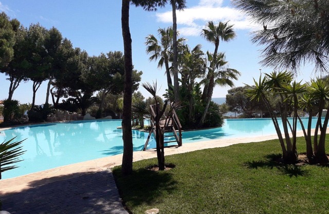 Exclusive Luxury Villa in front of the sea. Huge gardens and spectacular swimming pool