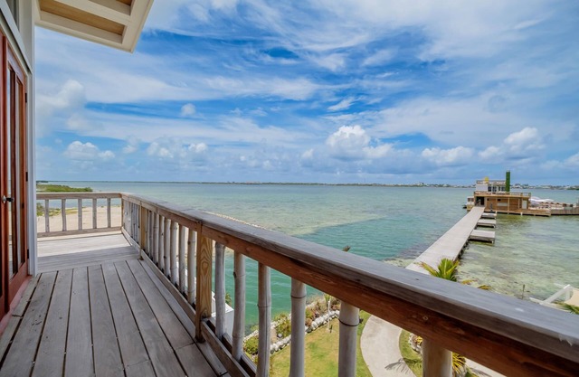 Exclusive Private Beach Front Villa with Free Shuttle - Secluded and Romantic!