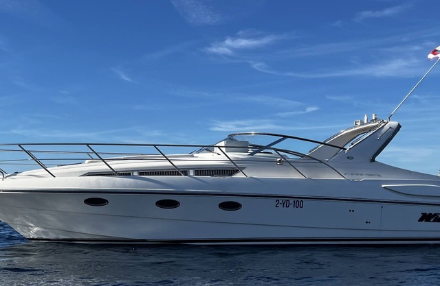 Exclusive stay on a yacht in the old harbour in the center of Cannes
