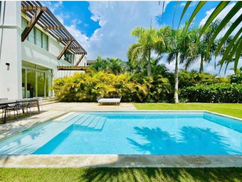 Exclusive Villa with Elevator in Casa de Campo