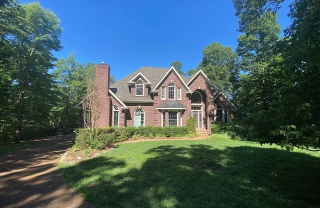 Exec house in forest- 3 bedroom C235