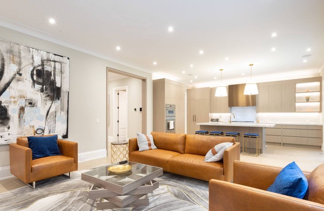Executive Home in Etobicoke Near Downtown Toronto