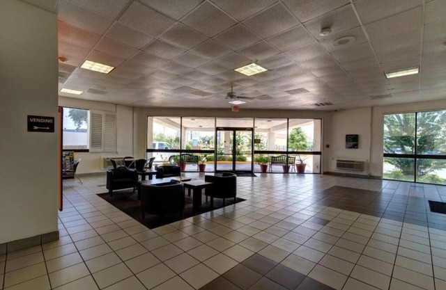 Executive Inn & Suites