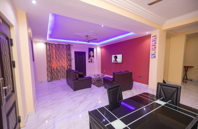 Executive One Bedroom Furnished Apartment - 25 mins drive from the Airport