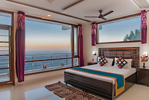 Exotic Stays I The Himalayan Heights I Best Seller Of The Year I Family Groups I Balcony Toy Train View I Serviced Apartments I Kasauli