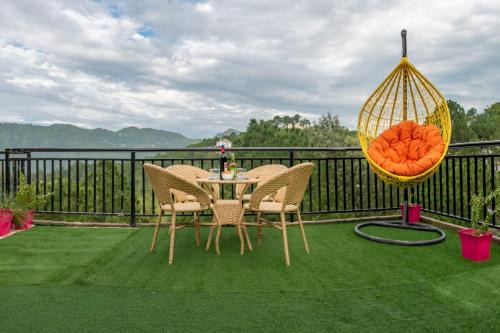Exotic Stays I The Kasauli Suffer I Best Seller I Vacations I Family Events I Pet friendly l Open Air Lawn I Sky Bonfire l Serviced Apartments I Kasauli