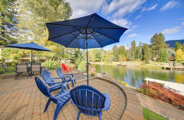 Expansive Waterfront Escape w/Kayaks + SUPs!