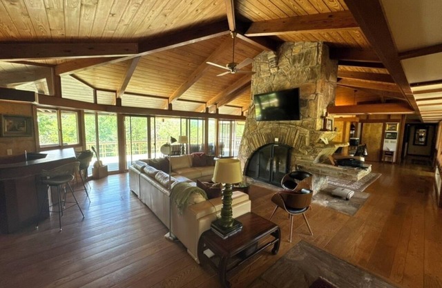 Experience a Frank Lloyd Wright-Inspired Escape in Northeast Georgia