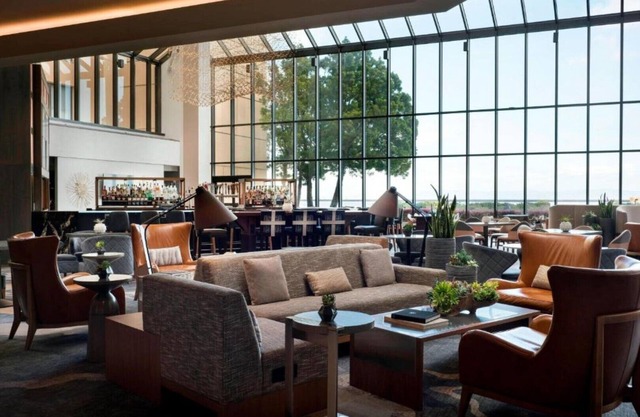 Experience a redesigned hotel near the San Francisco airport