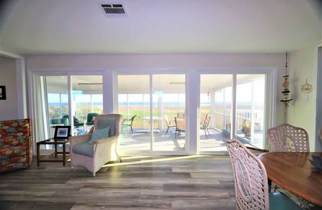 Experience beachfront bliss at Beach Life-Ruff E Nuff in Grand Isle, LA, perfect for families.