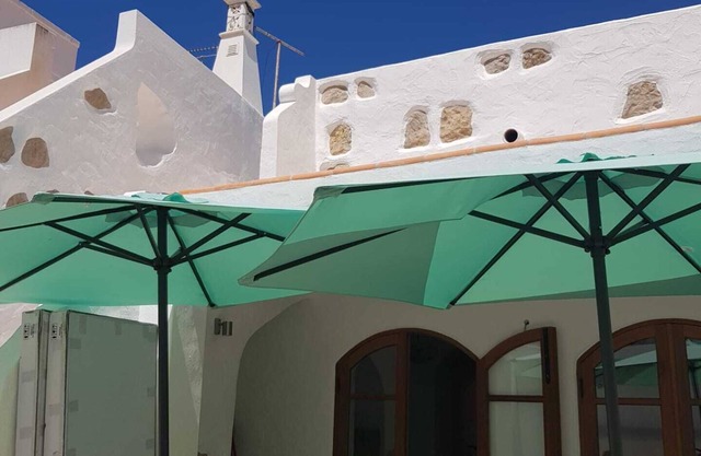 Experience idyllic Algarve house, 400m to harbor & beach, fast WiFi, heatable