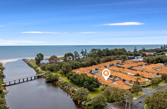 Experience Ocean Breeze Villa - beautiful, spacious and perfect place