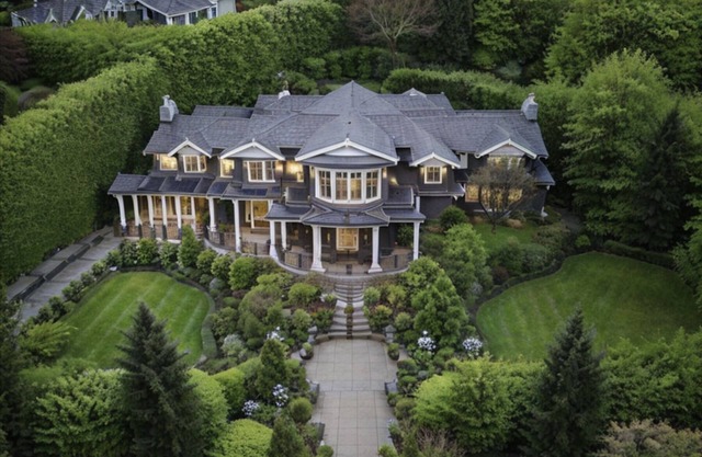 Experience Opulent West Coast Living in This 6BR, 3BA Estate