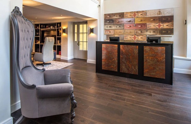Experience San Francisco from a Cozy Room – Two Family Ready Rooms