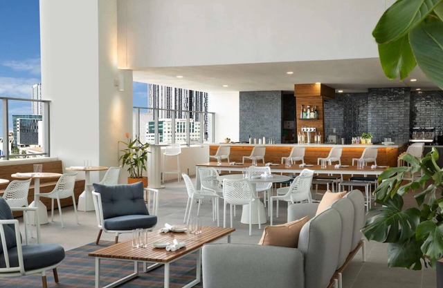 Experience Sunset Happy Hours & Beach Perks at Our Comforting Condo - 4 Units