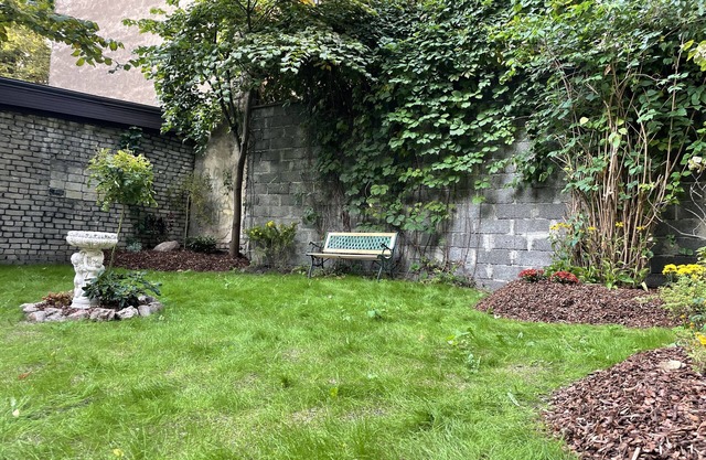 Exquisite 1Br/Ba Apt w/Free Parking in City Center