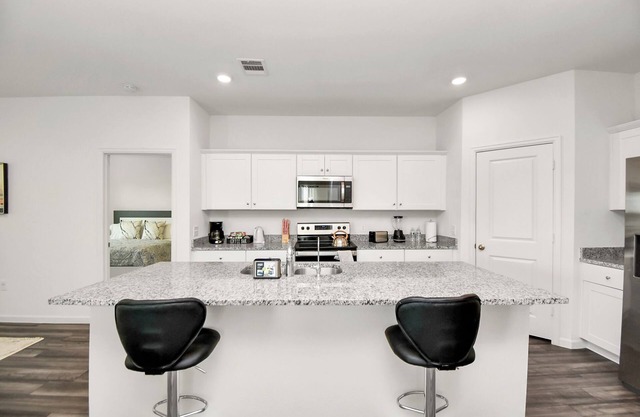 Exquisite 4-Bedroom Home in Katy with pool access
