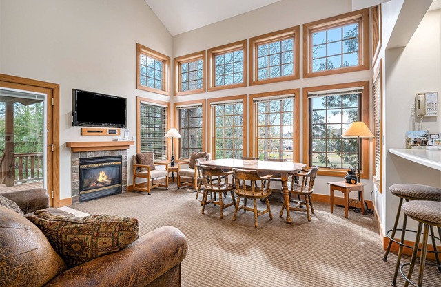 Exquisite dog-friendly condo with pool, tennis, hot tub, skiing, & central AC