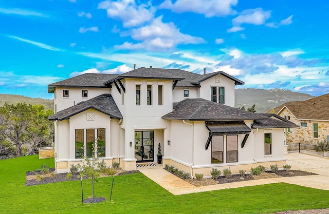 Exquisite dog-friendly home with balcony, enclosed yard, central AC, & W/D