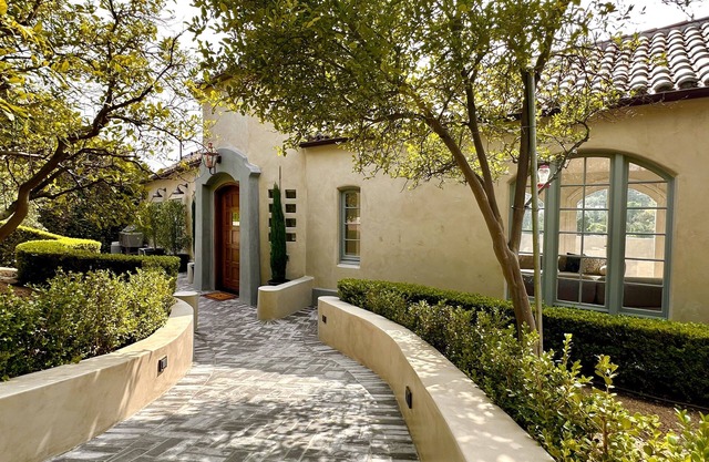 Exquisite Hollywood Hills Retreat
