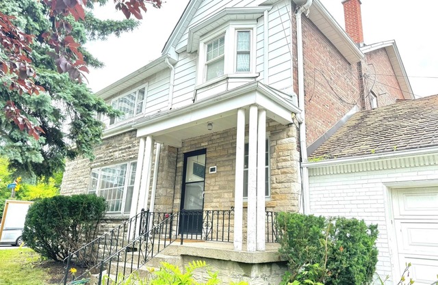 *Exquisite Home in Prime Forest Hill*