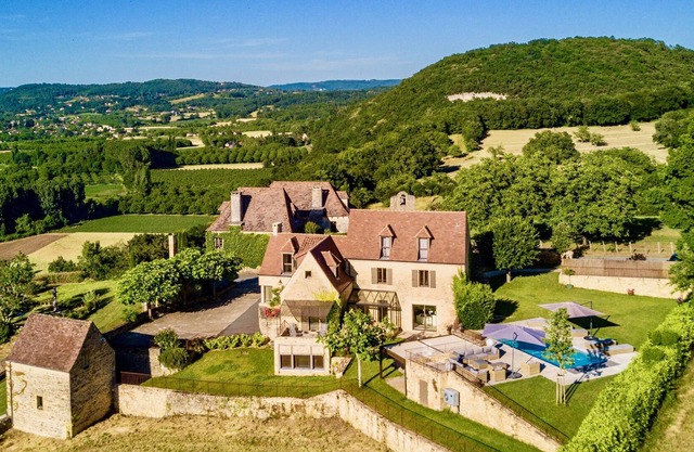 Exquisite Large Character Home : Ideal for family and friends