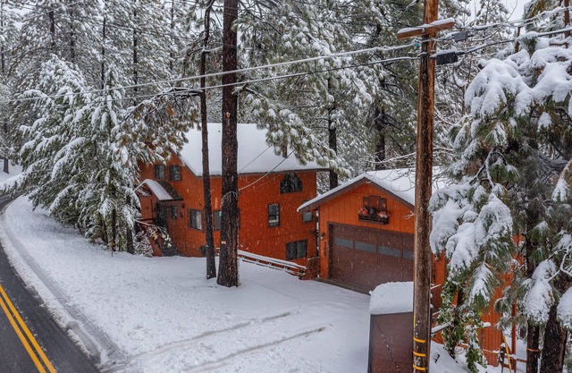 Exquisite Vacation Home with Hot Tub, EV Charger