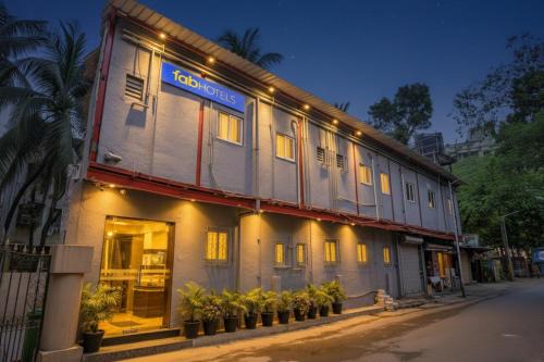 FabExpress Comfort stay - Nr Mumbai International Airport