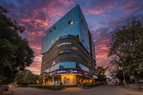 FabExpress Empire Suite - Nr Mumbai International Airport