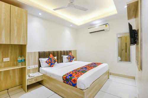 FabExpress Luxury Inn Adarsh Nagar Metro