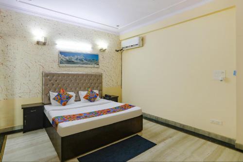 FabHotel HM Palace