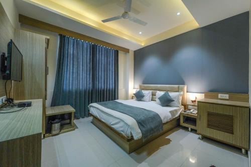 FabHotel New Empire