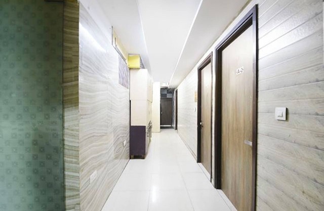 Fabhotel Park View I