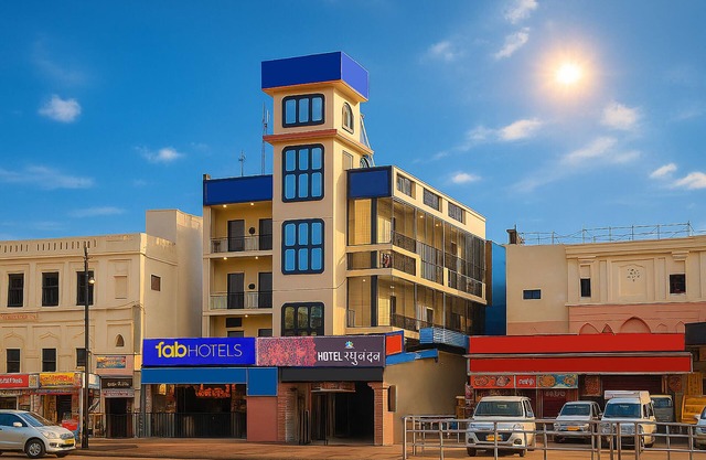 Fabhotel Raghunandan Inn