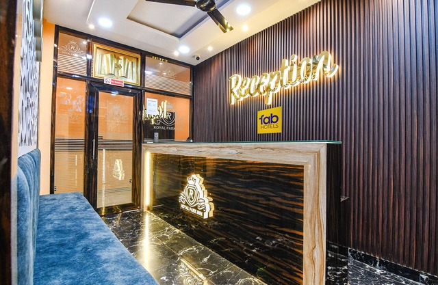 Fabhotel Royal Park Inn