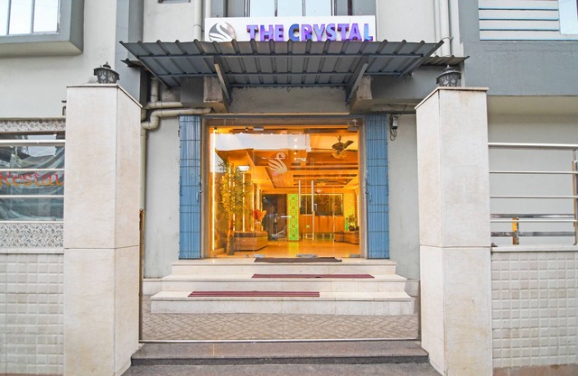 Fabhotel The Crystal
