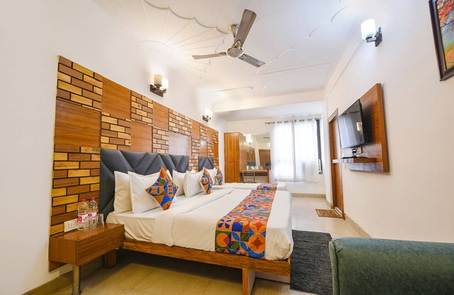 Fabhotel The Grand Ambrosia