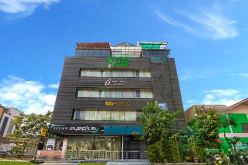 FabHotel VJR HSR