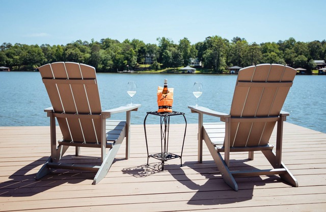 Fabulous 4-BR, 2.5 Bath Lakefront Home with Outstanding Amenities