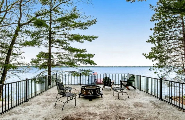 Fabulous Fence Lake FENCE-ME-INN Minocqua Area Vacation Lake Home