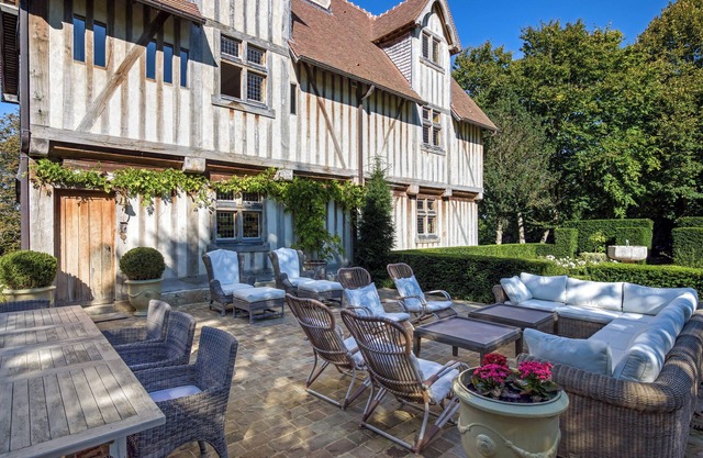 FABULOUS HISTORIC XV CENTURY MANOIR ON THE BEACH !