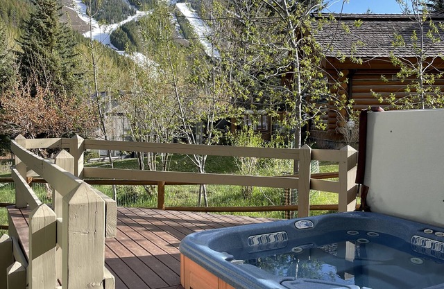Fabulous location! Relax with River & Baldy views.