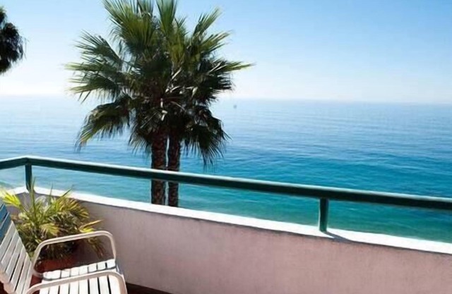 FABULOUS ONE BEDROOM SUITE LAGUNA-BEACH/ACCRSS!
