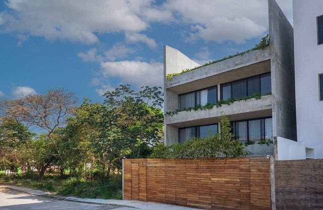 Fabulous villa for groups in Playa del Carmen, great rooftop common area pool.