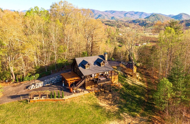 Fainting Goats - Epic 270° Views - Luxe Mtn Escape!