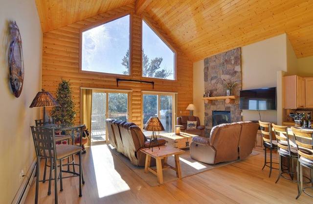Fairplay Cabin w/Mountain Views!