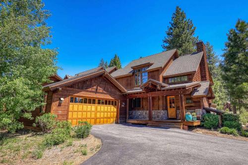 Fairway Drive 13151 by East West Hospitality