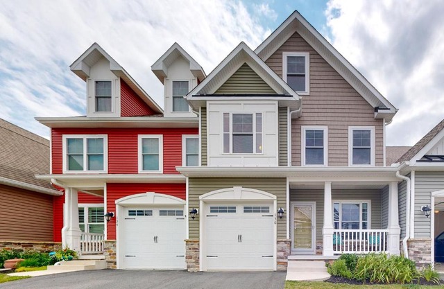 Fairway Village - 136 Augusta Dr #26